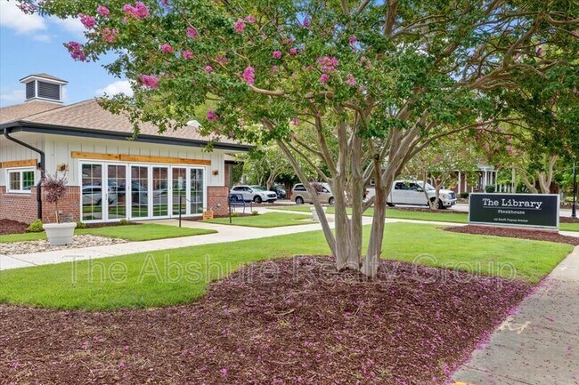 Building Photo - 145 S Main St