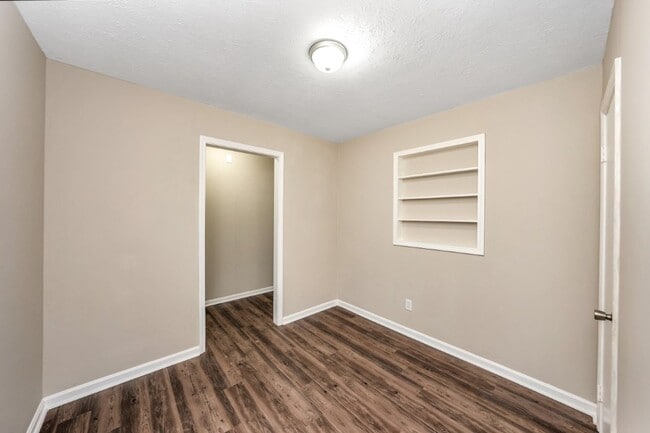 Building Photo - Renovated 4 BR Home- Move In Ready!