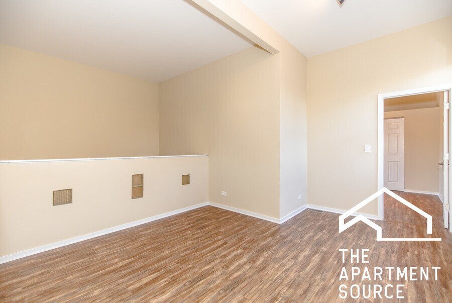 Building Photo - 2441 N Clybourn Ave