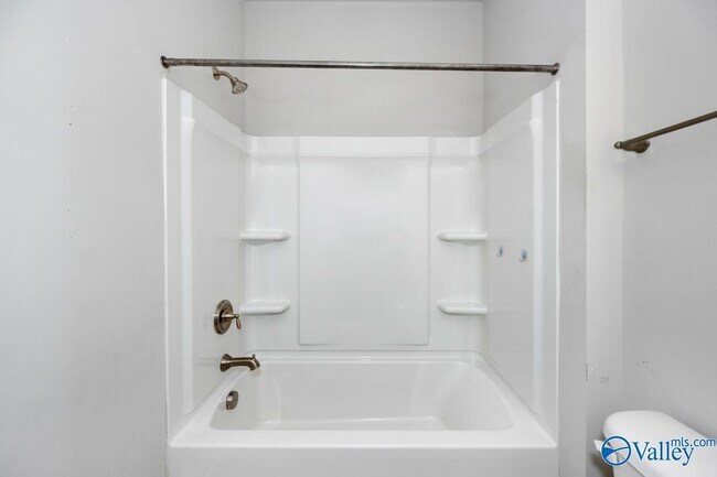 Building Photo - 207 Blackwood Dr NW
