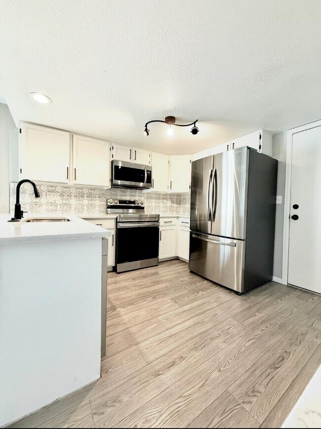 Building Photo - 1872 S Cathay Ct