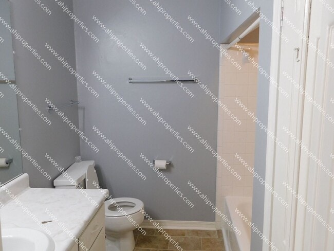 Building Photo - 11313 Mountain Crest Dr SE