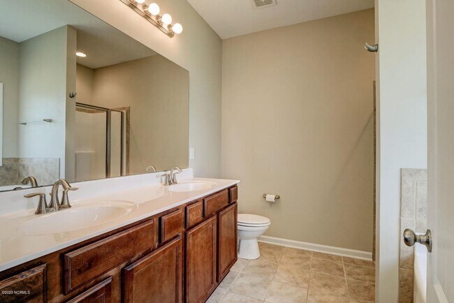 Building Photo - 116 Regatta Way