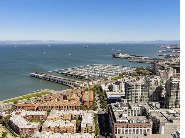 Building Photo - 425 1st St