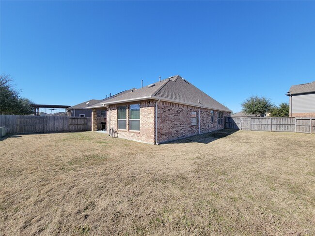 Building Photo - 23603 Villa Lisa Dr