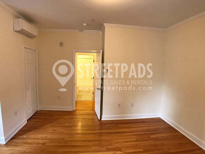 Building Photo - 1 Langdon Sq