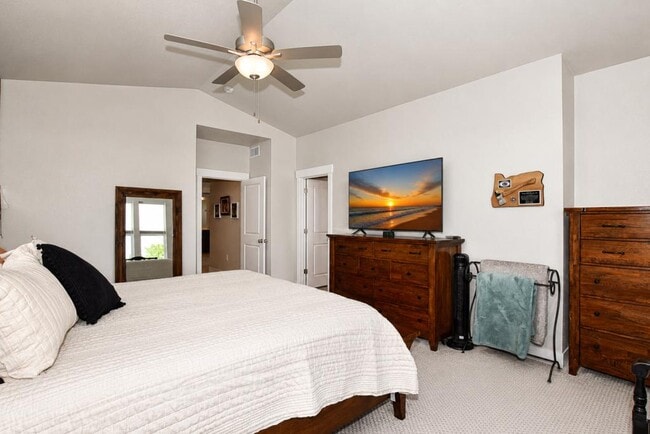 Building Photo - 6245 Vernazza Way