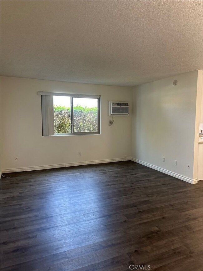 Building Photo - 7055 Etiwanda Ave
