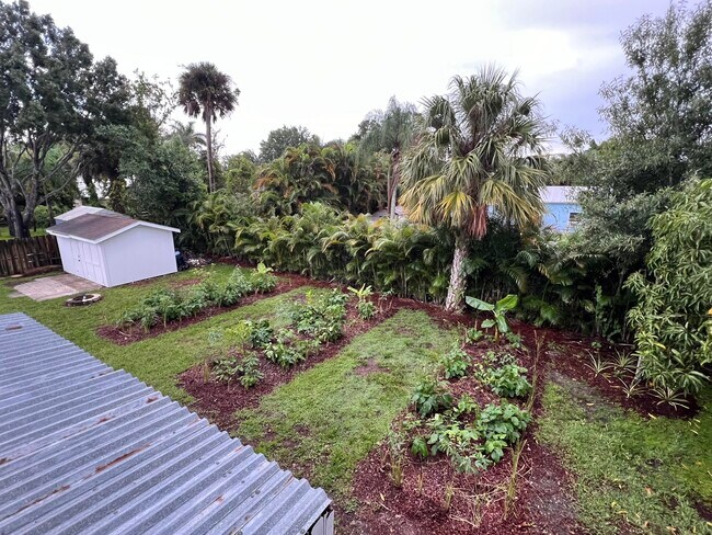 Building Photo - 2829 SW Cornell Ave