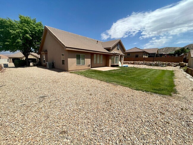 Building Photo - Six-Bedroom in Washington Fields