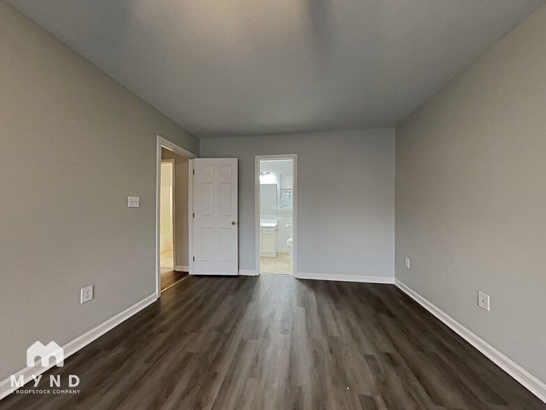 Building Photo - 2012 King Arthur Cir