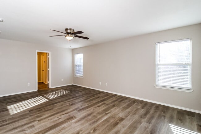 Building Photo - 13805 Canyon Ranch Rd