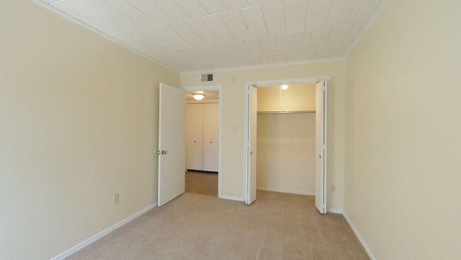 Building Photo - TRENT 559