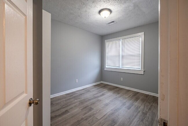 Building Photo - 119 Ticknor Dr