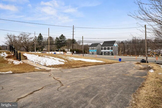 Building Photo - 22929 Frederick Rd