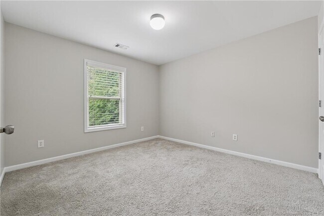 Building Photo - 3080 Whitfield Ave