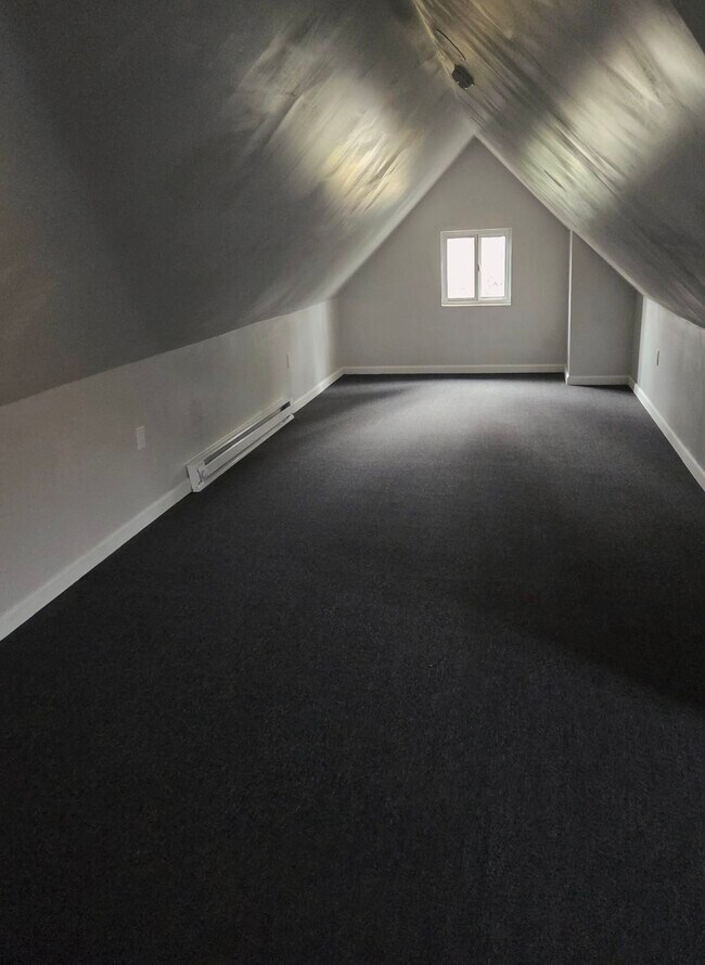 Building Photo - 440 E Cheltenham Ave