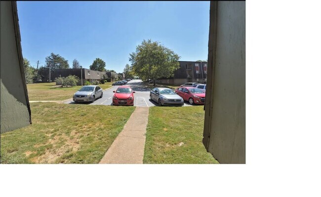 Building Photo - 144 Scandia Cir