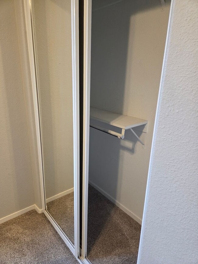 Building Photo - 1073 W Northstar Dr