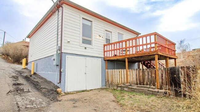 Back - 508 Jasper St