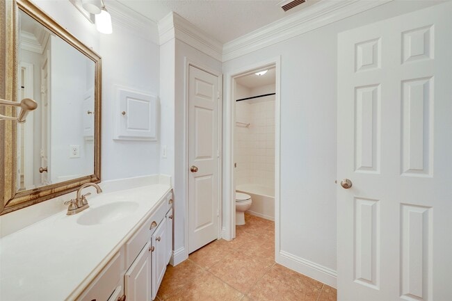 Building Photo - 8903 Aberdeen Park Dr