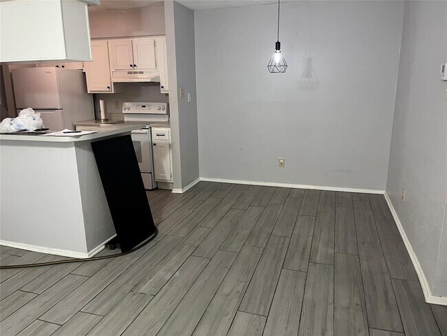 Building Photo - 7600 Emmett F Lowry Expy