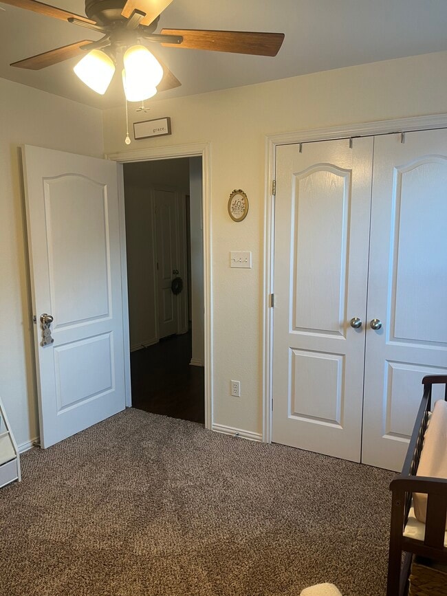 Building Photo - 208 Robin St