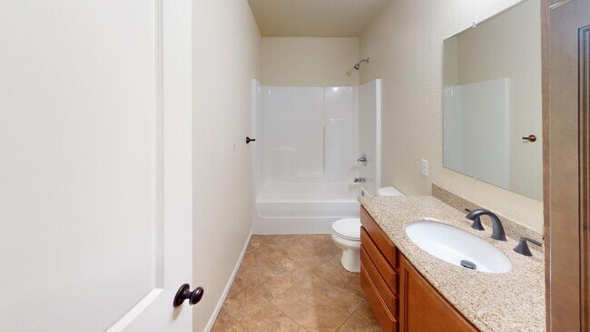 Building Photo - Gorgeous 4 Bedroom, 3 Bath Home with Attac...