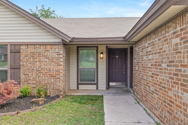 Building Photo - 6728 Fair Meadows Dr