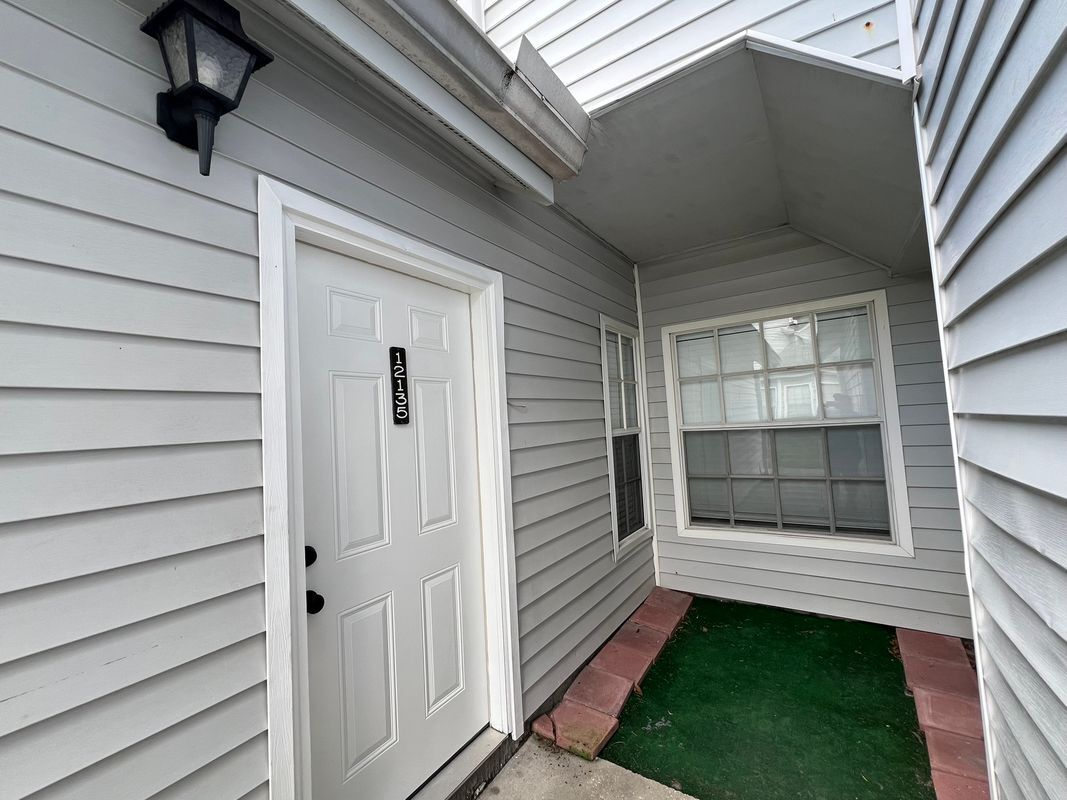 Building Photo - 12135 Armenia Gables Cir