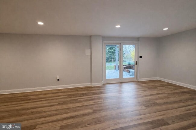 Building Photo - 1744 Lockerbie Ln