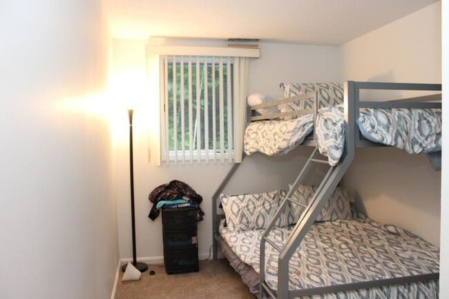 Building Photo - Long-Term Condo Rental Near Weirs Beach