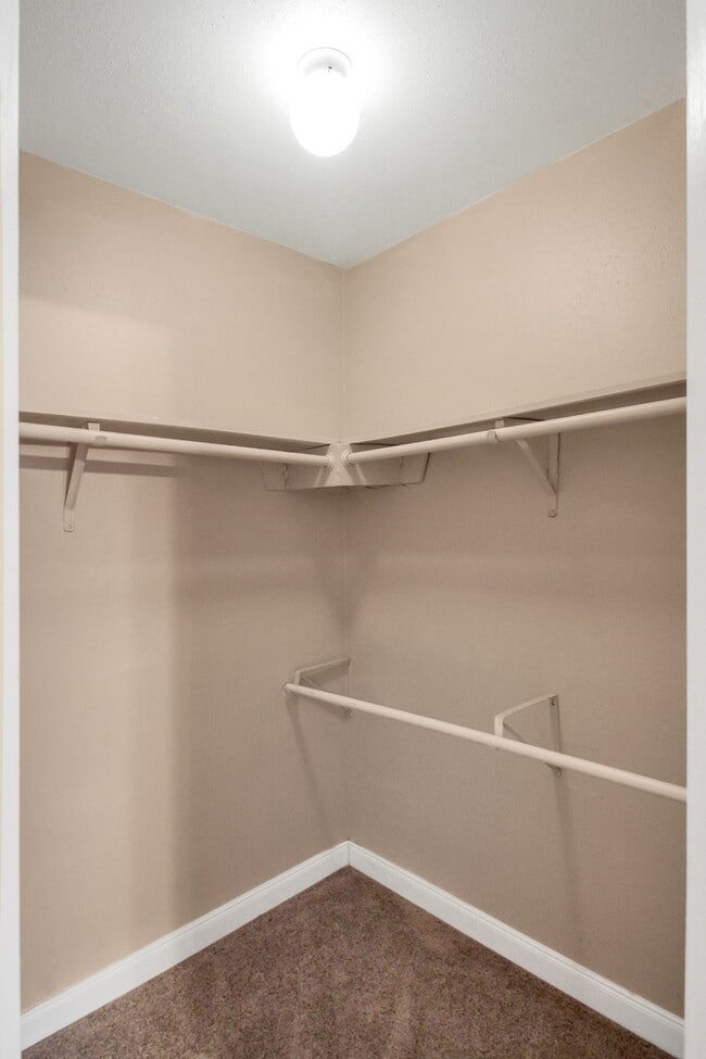 Building Photo - 12630 Summer Mill Dr