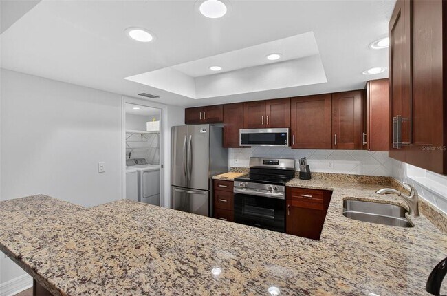 Building Photo - 6660 Cape Hatteras Way NE
