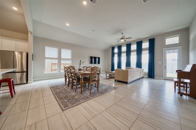 Building Photo - 2232 Clements Shore Ln