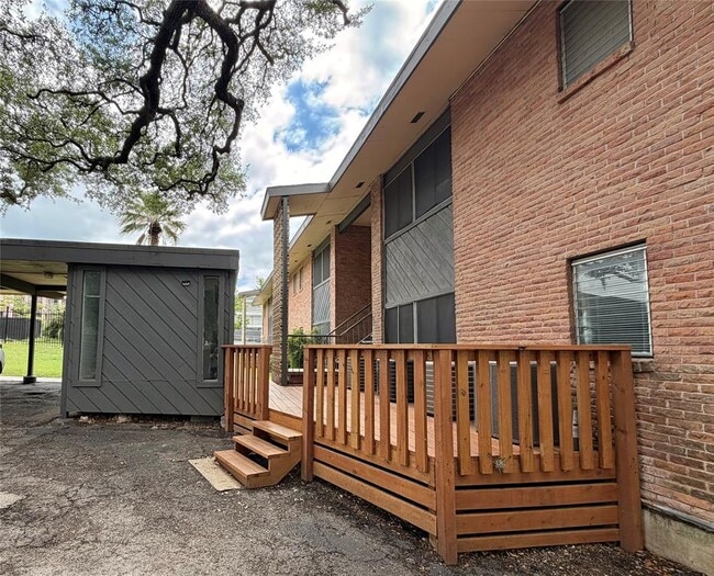 Building Photo - 3304 Red River St