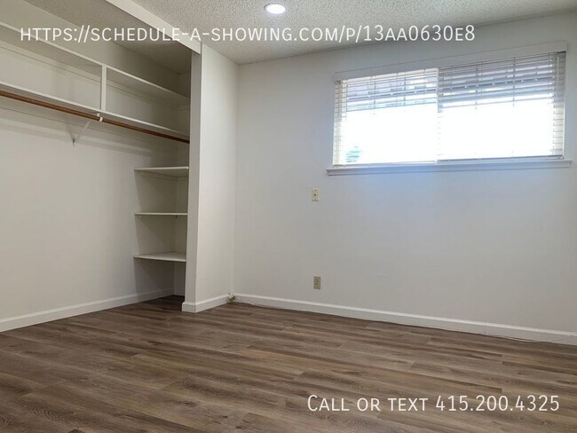 Building Photo - 4840 Minas Dr