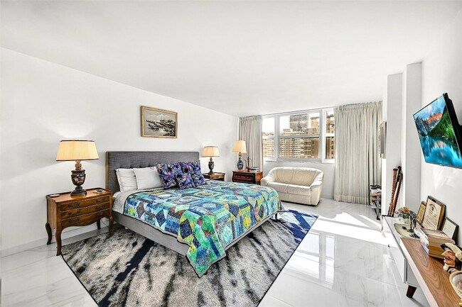 Building Photo - 1880 S Ocean Dr