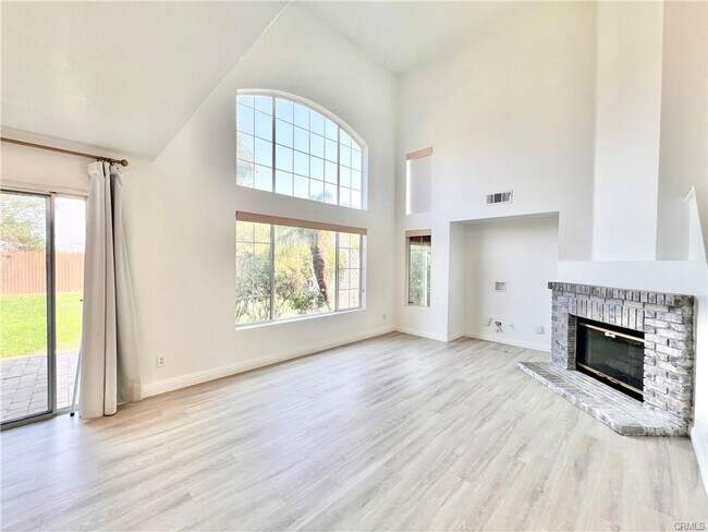 Building Photo - 3795 Plantation Cir