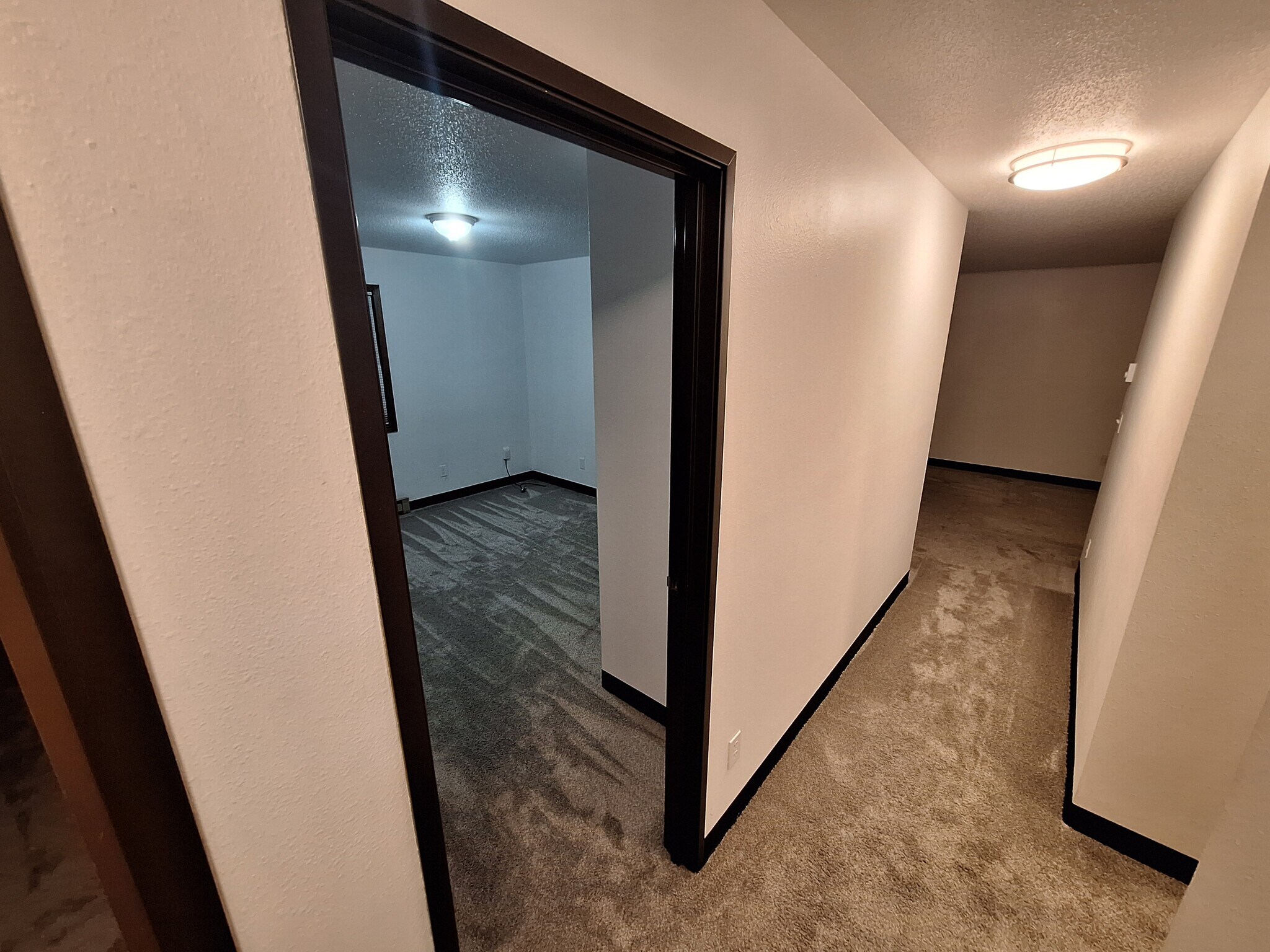 Building Photo - 341 Prairiewood Cir S