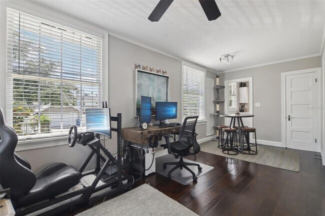 Building Photo - 157 9th Ave N