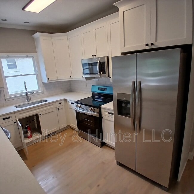 Building Photo - 573 Lawton St SW