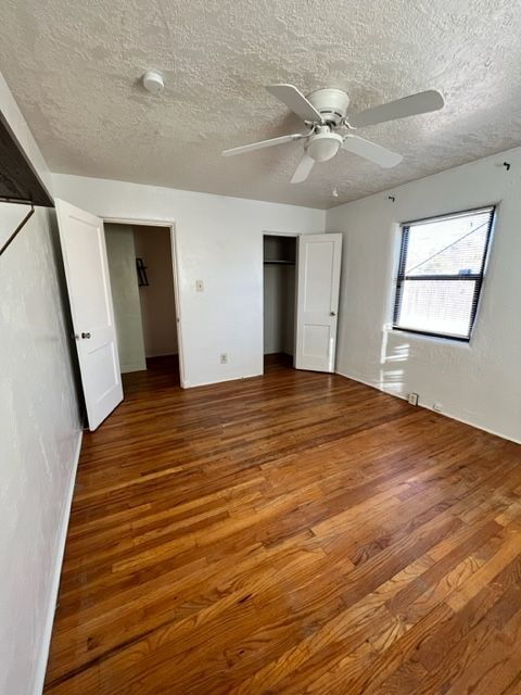 Building Photo - 1 bedroom / 1 bath close to KAFB and I-25 Move-in Special!