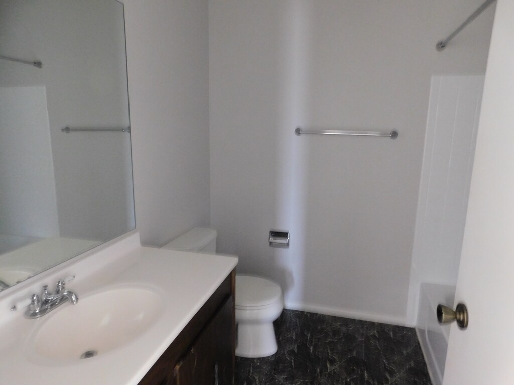 Building Photo - 573 Greystone Ln