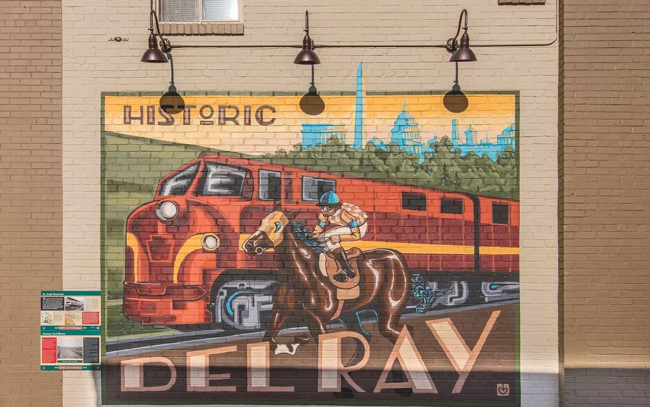 Building Photo - 5 E Glebe Rd