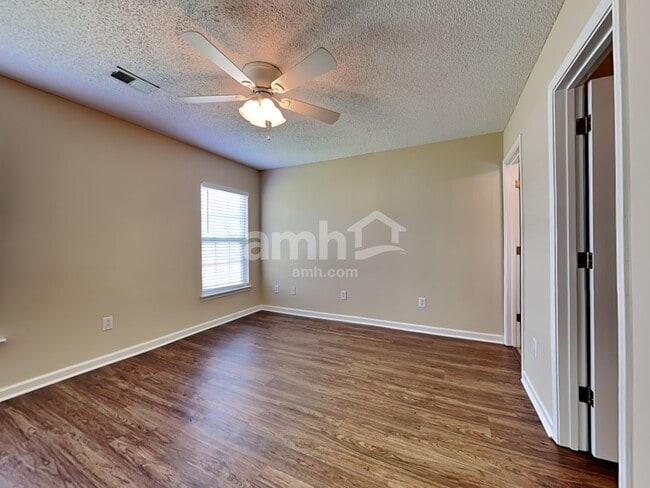 Building Photo - 89 Dovetail Cir