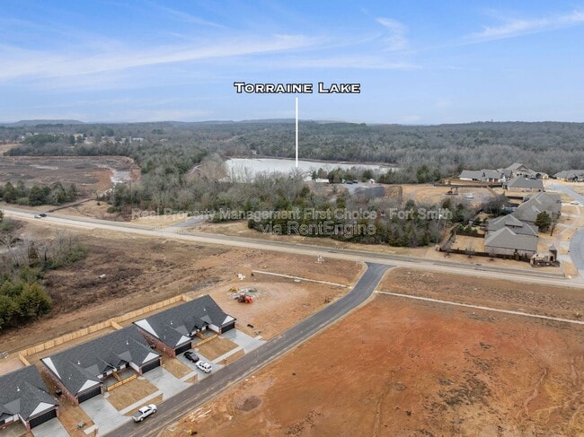 Building Photo - 8800 Cantera Dr