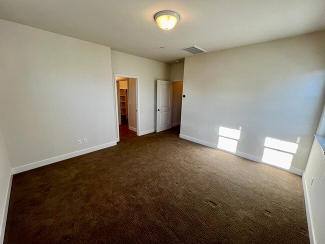 Building Photo - Lovely East Garrison 3 bedroom 2.5 bathroo...