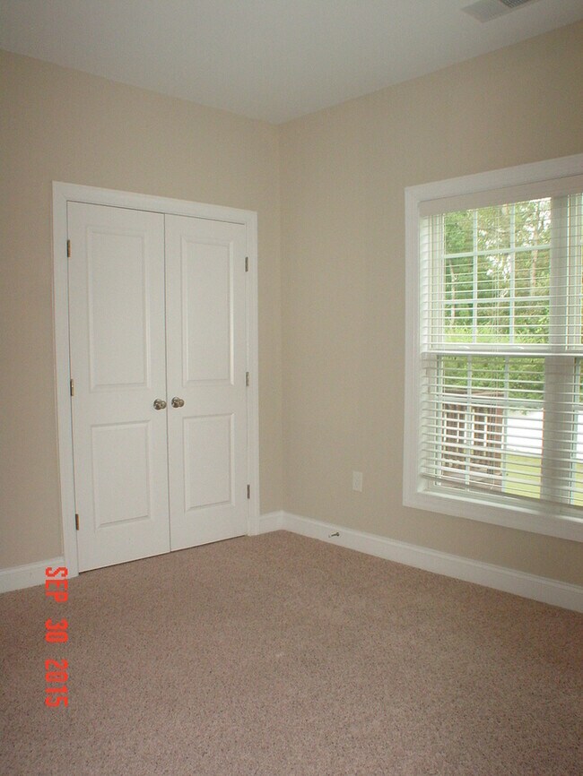 Building Photo - 124 Hurdle Ln