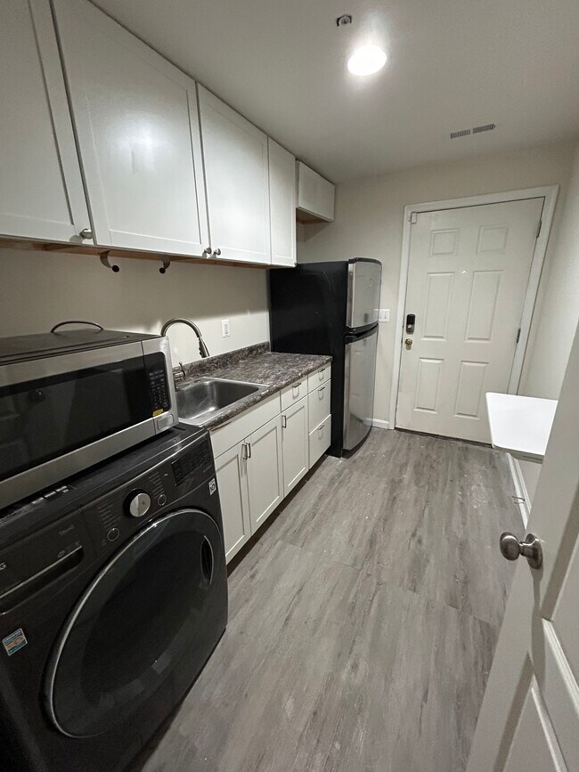 Building Photo - 7125 Durrette Rd